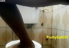 omg prettygold24 fingers her wet pussy hard in the bathroom tub