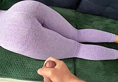 stepsister's leggings beg for my hot cumshot load