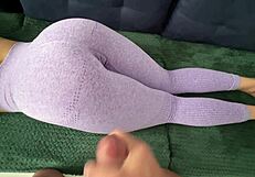 stepsister's leggings beg for my hot cumshot load