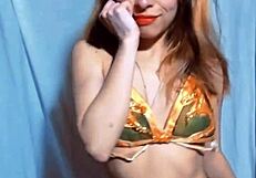 blonde latina cosplayer bonneyuwu strips as leia in star wars outfit