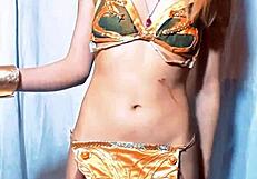 blonde latina cosplayer bonneyuwu strips as leia in star wars outfit