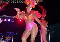 wanna see that big ass shake in tight leggings and pantyhose? 🔥