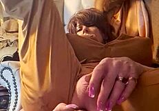 damn that fine ass tranny slamming huge dildo deep 😍🍑