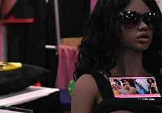 Duke shows off his huge pornstar ass at exxxotica nj 2017!