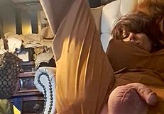 damn that fine ass tranny slamming huge dildo deep 😍🍑