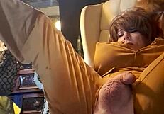 damn that fine ass tranny slamming huge dildo deep 😍🍑