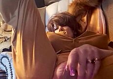 damn that fine ass tranny slamming huge dildo deep 😍🍑