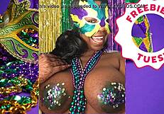 Jessica Grabbit flashes her huge natural tits at Mardi Gras!!