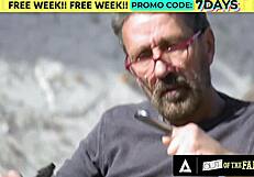 WATCH SEXY VANESA SKY'S ASS POUNDED BY STEPDAD IN FAMILY TABOO!