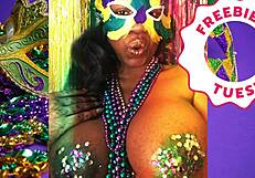 Jessica Grabbit flashes her huge natural tits at Mardi Gras!!