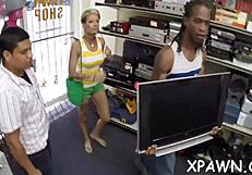 amateur couple drops hardcore blowjob action quick and dirty