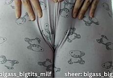 check this colombian bbw milf's huge cameltoe pussy lips spreading juicy for webcam