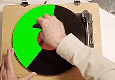 damn that juicy ebony ass begs for pounding!