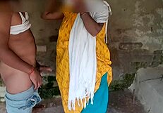 Indian Step Mom Hooks Up with Stepson in Hindi XXX Action