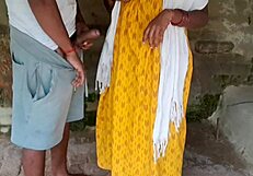 Indian Step Mom Hooks Up with Stepson in Hindi XXX Action