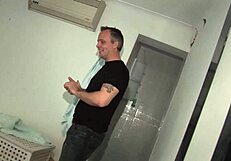 巨乳熟女2人アナル3Pで深く犯されまくりFFM！