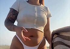 hey beach redhead flashing her swollen big pussy lips 😍 wanna taste?