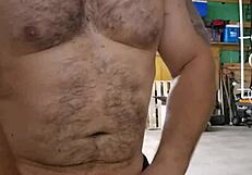 Elewis6 fingers her wet pussy solo on cam December 20