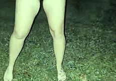 oh damn this wife pees her hairy pussy outdoors on a freezing night!