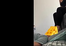 i love this 18 year old girl's pretty feet preview up close