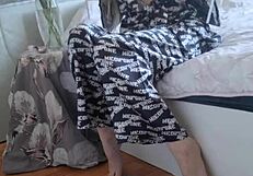 Elza Kom's Nylon Tights Obsession?