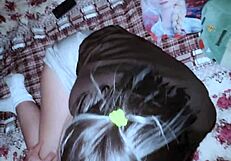 voy a su cuarto le muestro mi verga la lleno de semen en su vagina tiernita hd