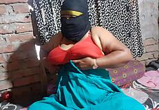 Why Is This Teacher So Irresistibly Sexy?