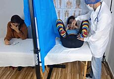 ginecologista safado fode MADR ASTA e ENTEADA no hospital em doggystyle e bent over