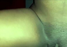 oh man ma chatte rasée toute humide se fait baiser sensuellement avant de dormir