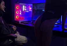 mi esposa compitiendo contra spider-man con handjob salvaje... uff