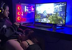 mi esposa compitiendo contra spider-man con handjob salvaje... uff