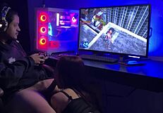 mi esposa compitiendo contra spider-man con handjob salvaje... uff