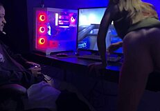 mi esposa compitiendo contra spider-man con handjob salvaje... uff