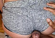 mi hermanastra... ugh, monta su culo increible en mi verga gruesa, ay!