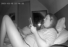 MILF SLAMMAS HER CLIT RAW WITH DILDO BEFORE BED ON SPY CAM