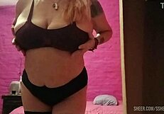 Ssheylared shakes huge natural tits and spreads for playtime