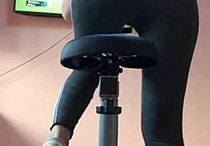did peeing my tight leggings mid-workout turn you on?