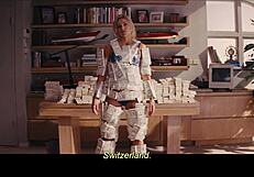 One kiss from milf to blonde brunette, but what happens in missionary next?