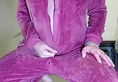 pregnant italian camgirl teases hairy pussy in erotic forest video call