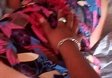 sube su vestido para meter mi verga en su coño casero latina real pareja