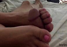 wanna see my toes covered in your hot cum?