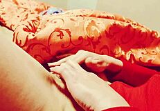that latina milf fingers her pussy so sexy before dinner hits