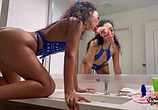 Can petite ebony Sarah Lace squirt from solo anal hole stretching play?