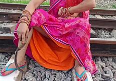 Desi bhabhi sneaks outdoor ranch fuck with village lover boy