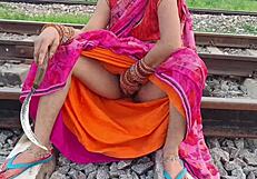 Desi bhabhi sneaks outdoor ranch fuck with village lover boy