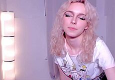 this blonde girl busts out her smooth webcam dance moves