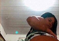 damn that big ass slut dances like a total whore 😈🍑