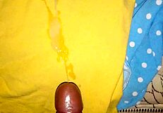 i'm jerking off my cock right now