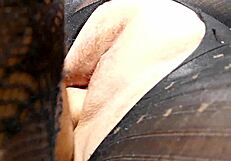 See this homemade closeup milf cumshot squirt!