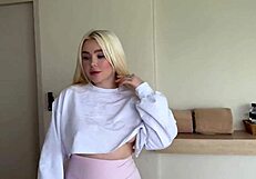 Classmate College Girl Offers Sex and Takes Creampie Cum